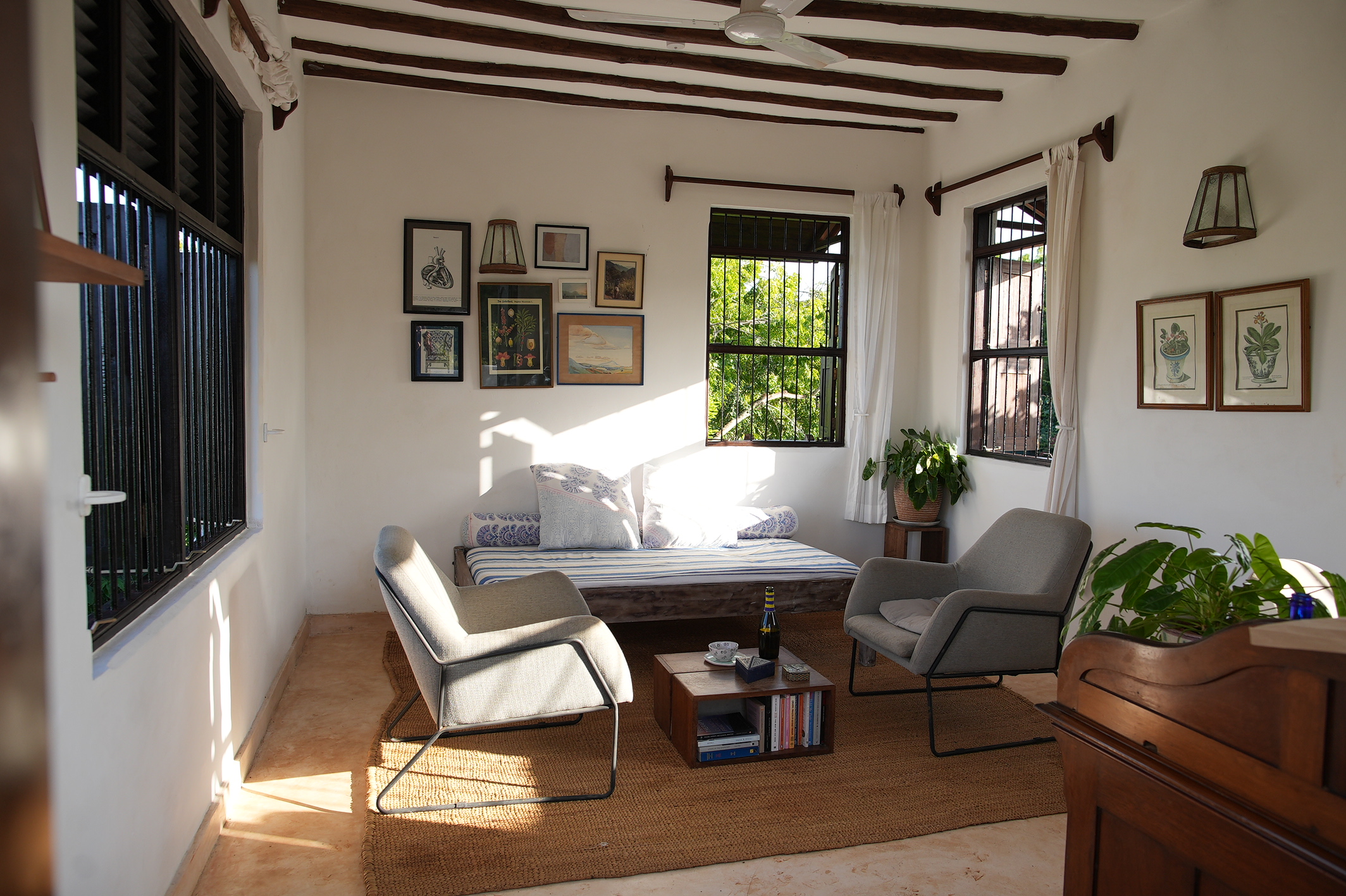 Therapy office with comfortable seating